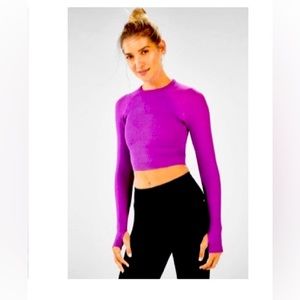 Fabletics Long Sleeve Sculptknit Cropped Top. Color Orchid, Size Medium